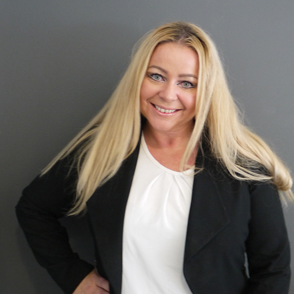 Hils på grunder og leder – Line Charlotte Rolfsnes